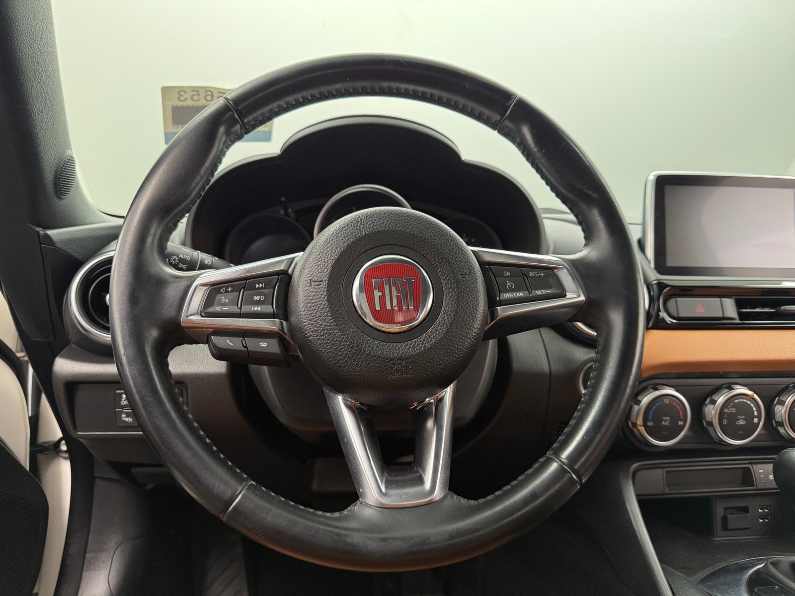 Thumbnail: 2017 Fiat 124 Spider - 3