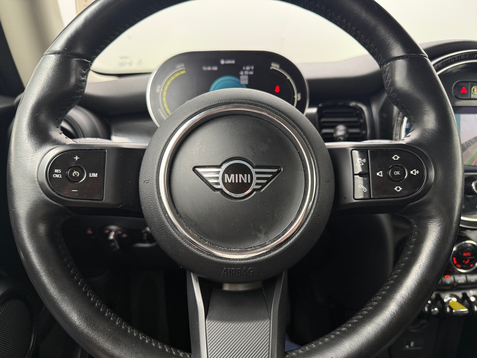 Thumbnail: 2022 MINI Cooper Hardtop - 4