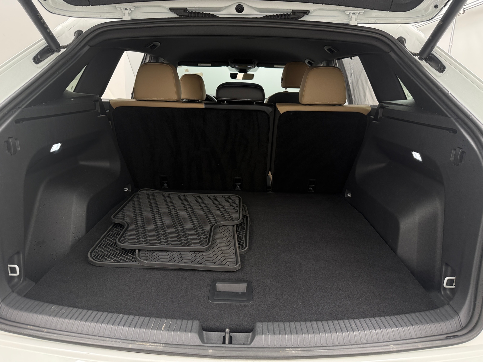 Thumbnail: 2024 Volkswagen Atlas - 6