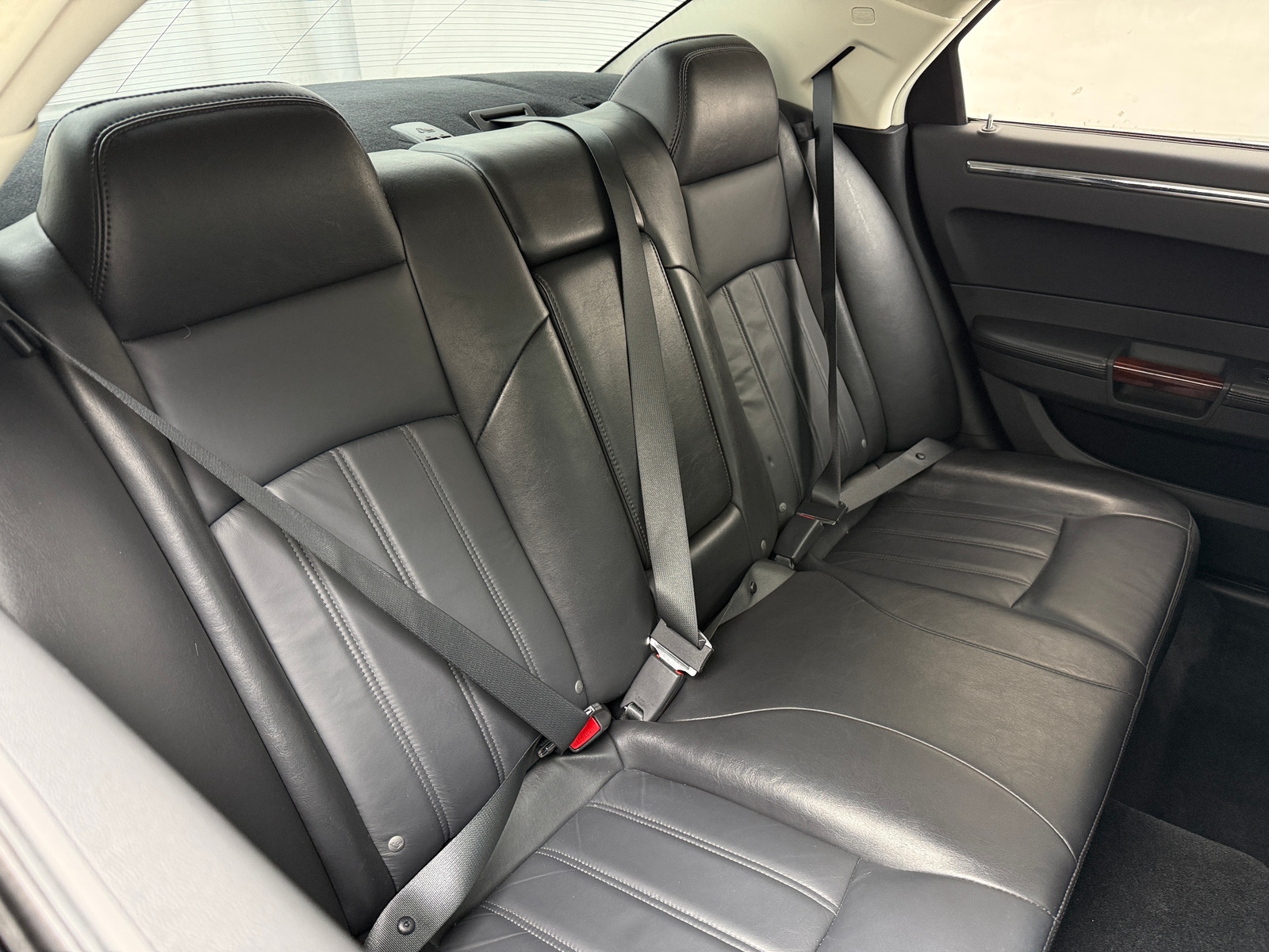 Thumbnail: 2010 Chrysler 300 - 5