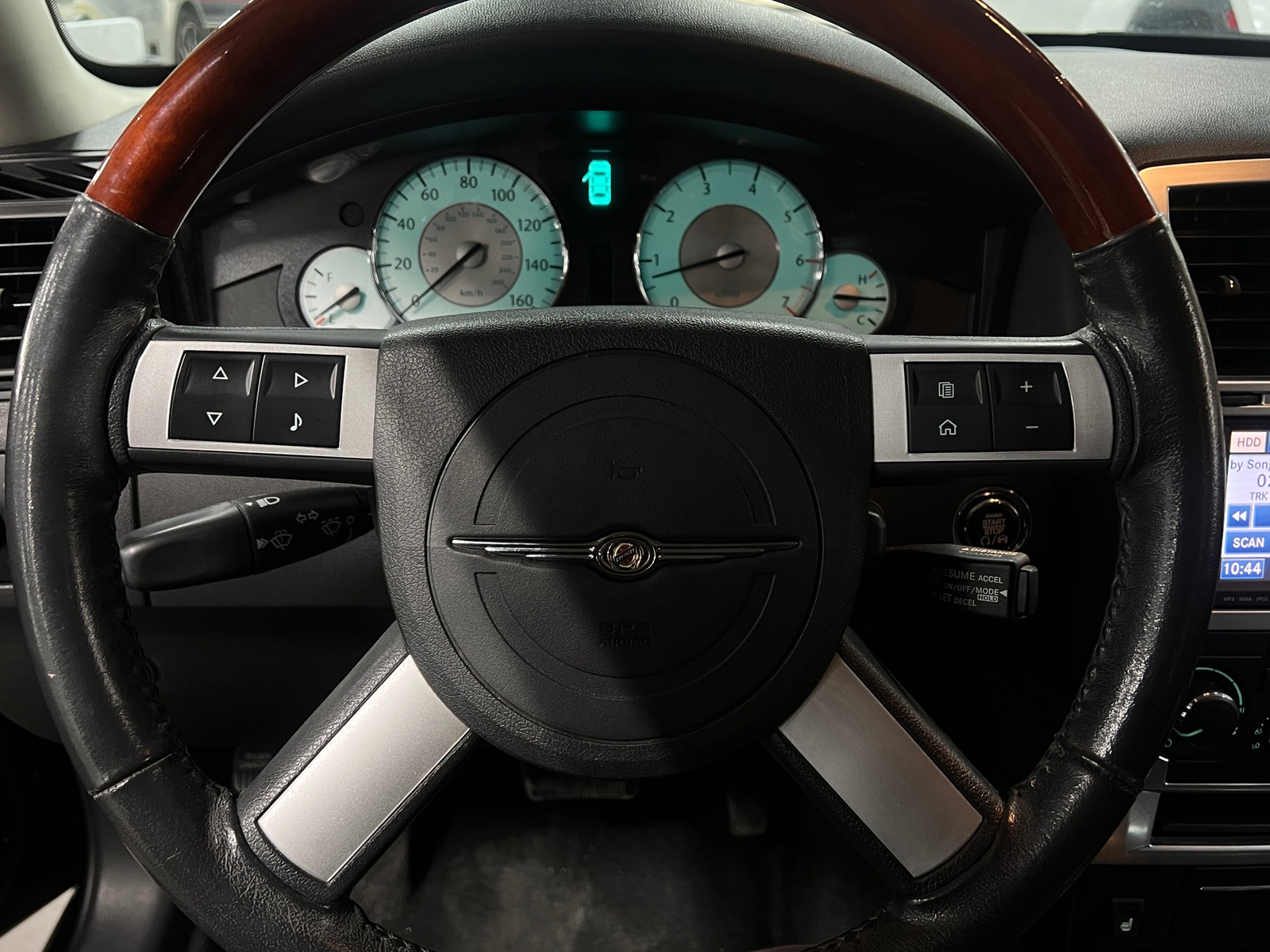 Thumbnail: 2010 Chrysler 300 - 4