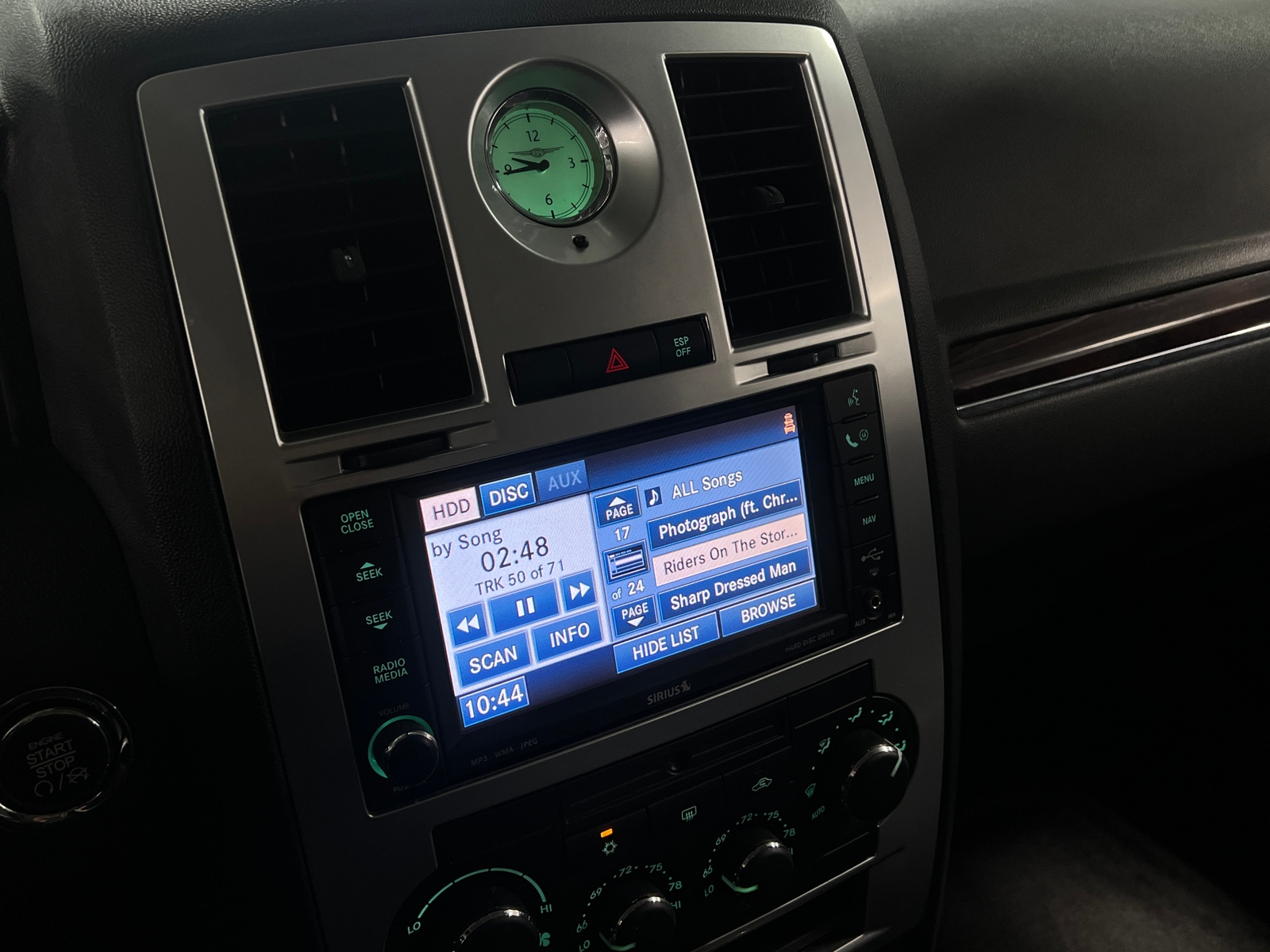 Thumbnail: 2010 Chrysler 300 - 3