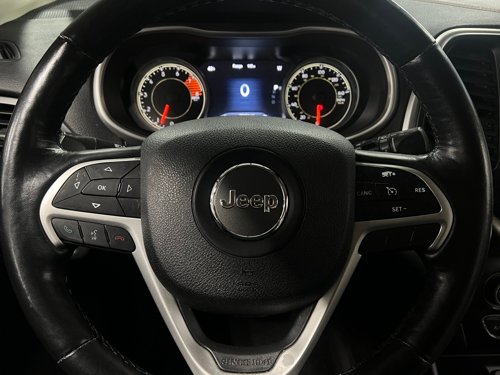 Thumbnail: 2016 Jeep Cherokee - 4