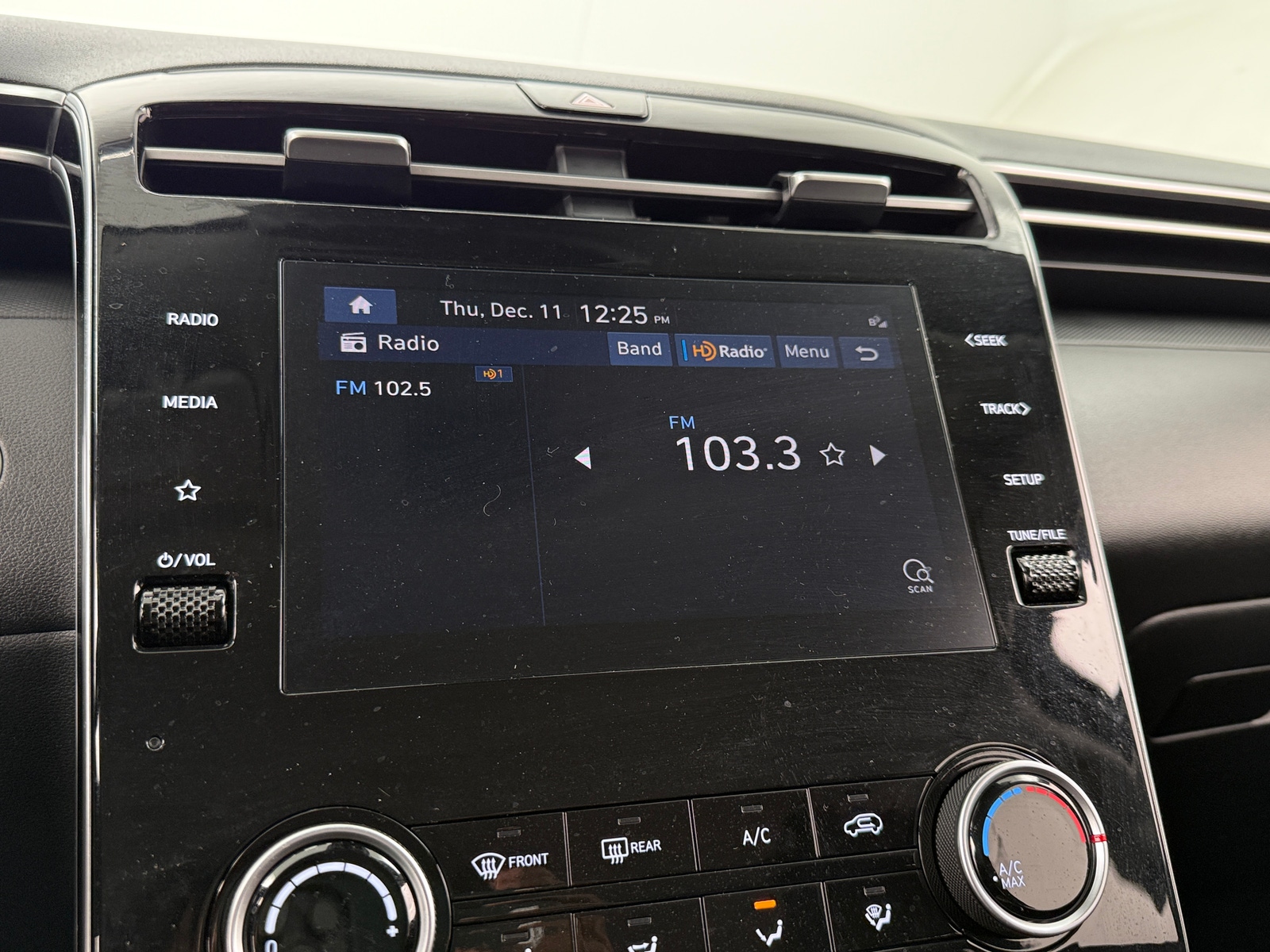 Thumbnail: 2023 Hyundai Tucson - 4