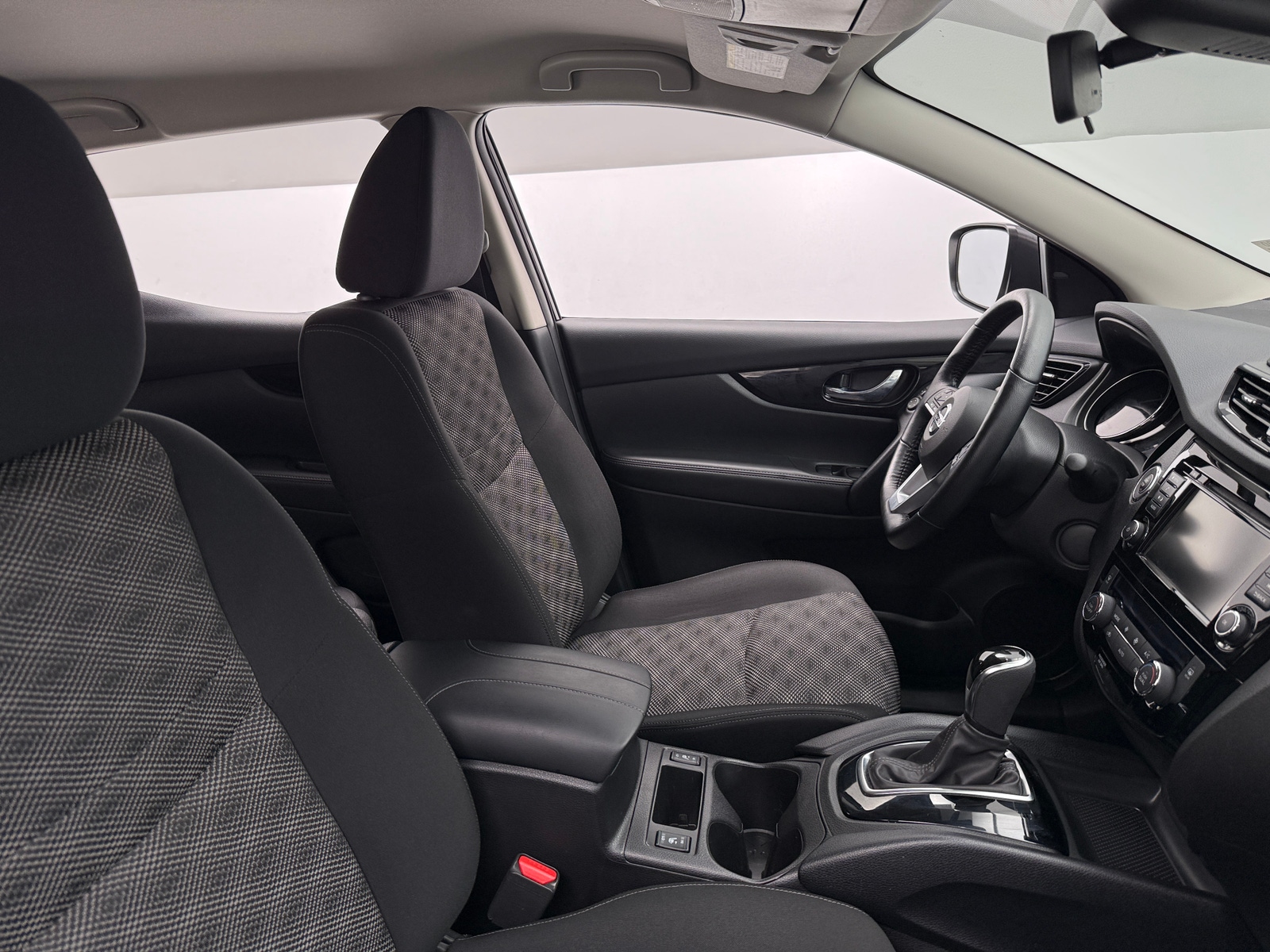 Thumbnail: 2022 Nissan Rogue Sport - 2