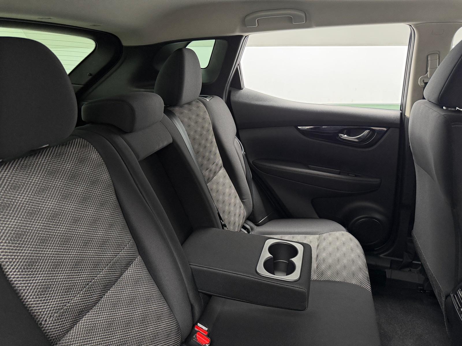 Thumbnail: 2022 Nissan Rogue Sport - 6