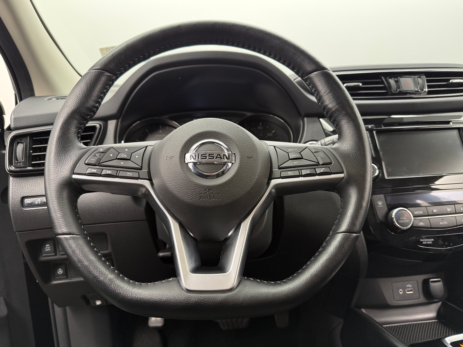 Thumbnail: 2022 Nissan Rogue Sport - 5