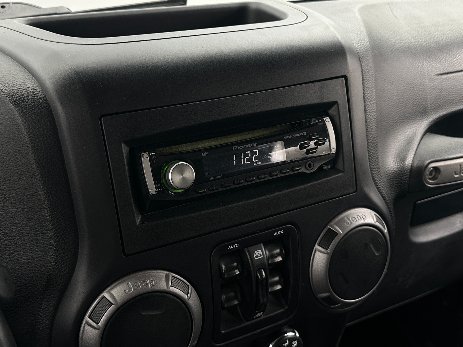 Thumbnail: 2017 Jeep Wrangler - 3