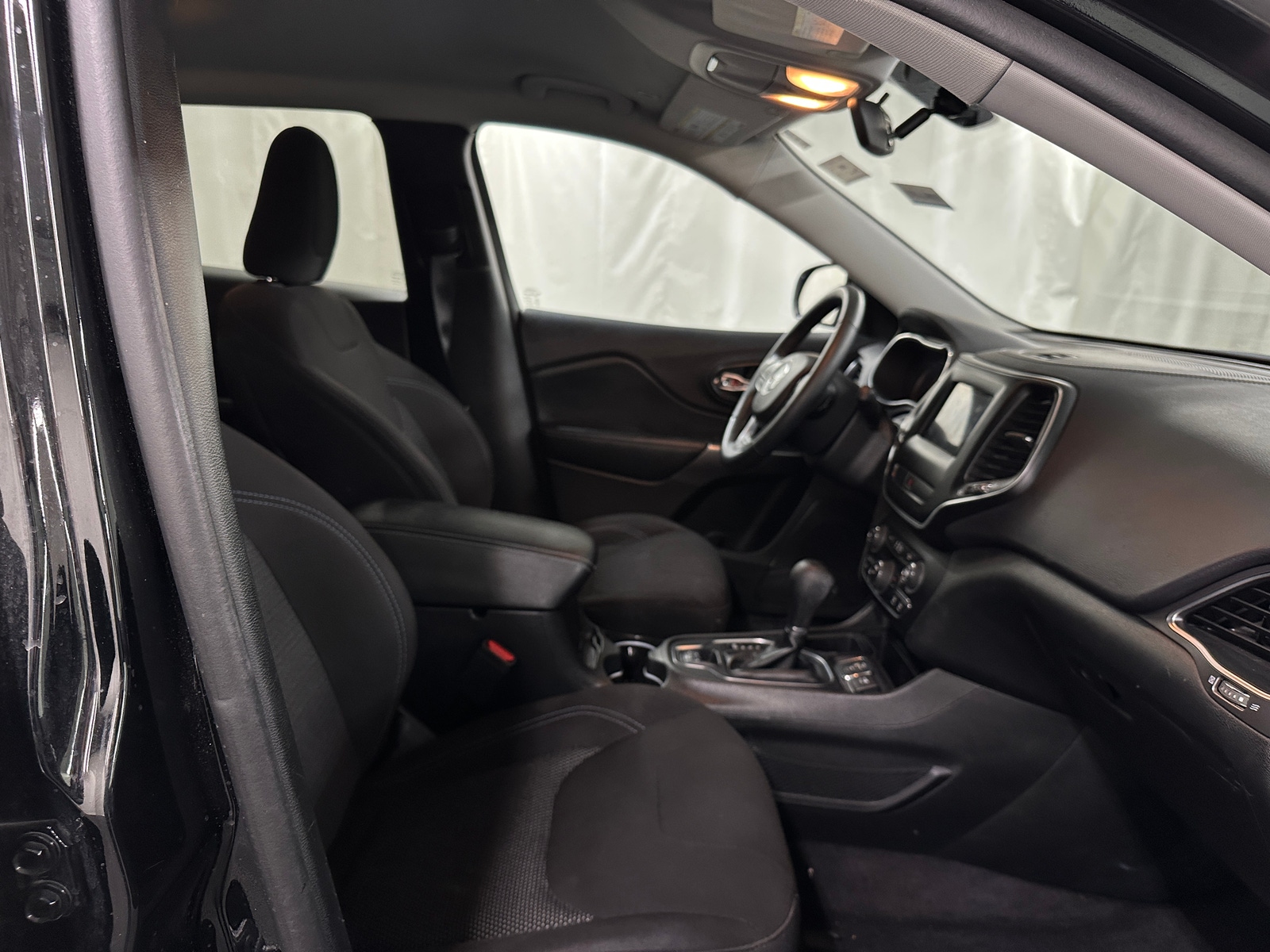 Thumbnail: 2019 Jeep Cherokee - 2