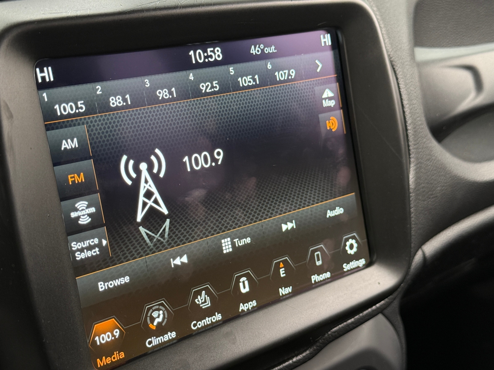 Thumbnail: 2021 Jeep Renegade - 3