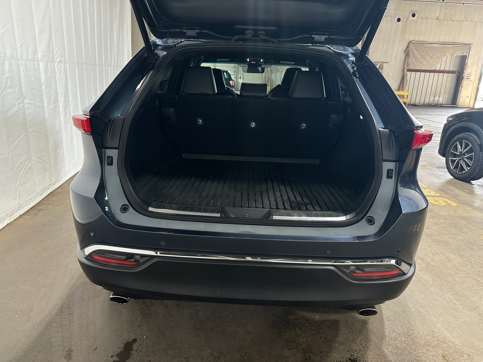 Thumbnail: 2022 Toyota Venza - 6