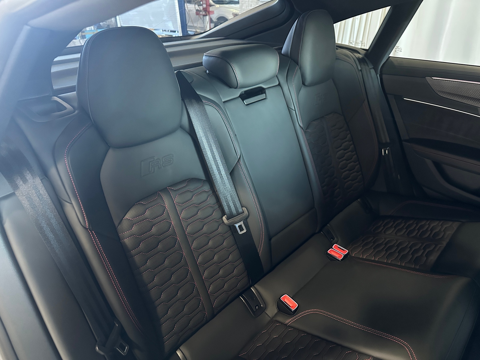 Thumbnail: 2022 Audi RS 7 - 5