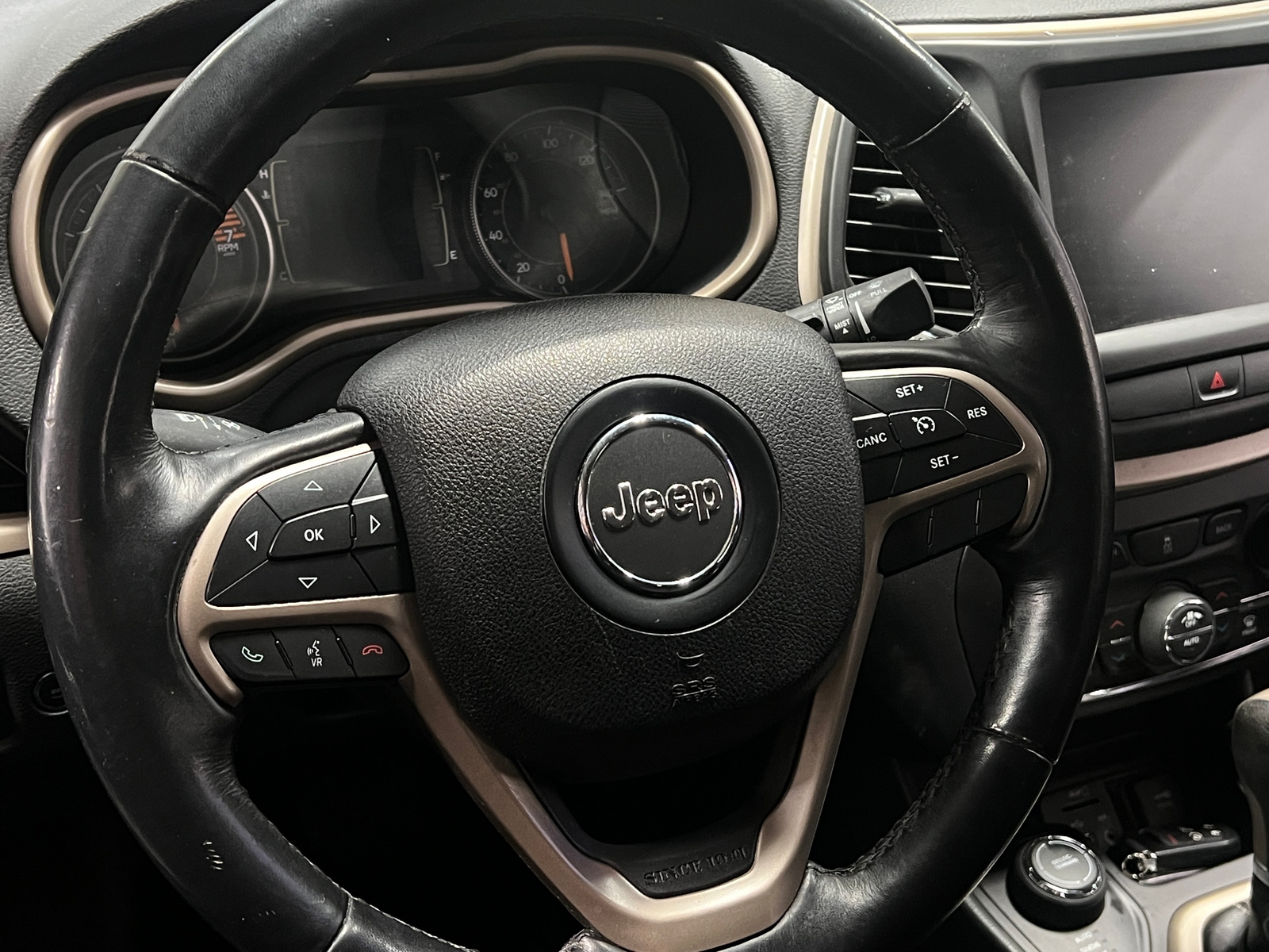 Thumbnail: 2016 Jeep Cherokee - 5