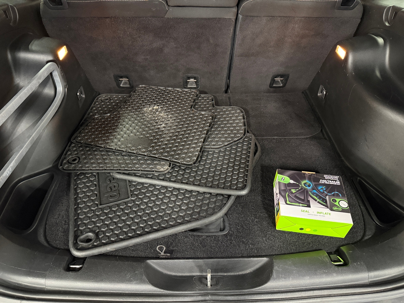 Thumbnail: 2016 Jeep Cherokee - 7