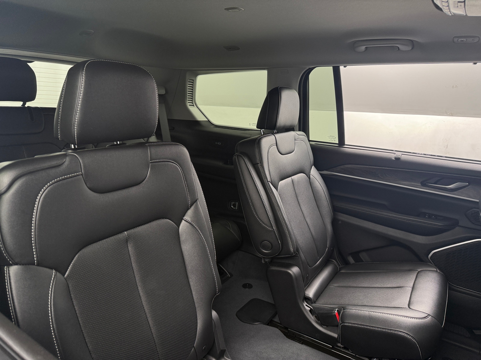 Thumbnail: 2023 Jeep Grand Cherokee L - 5