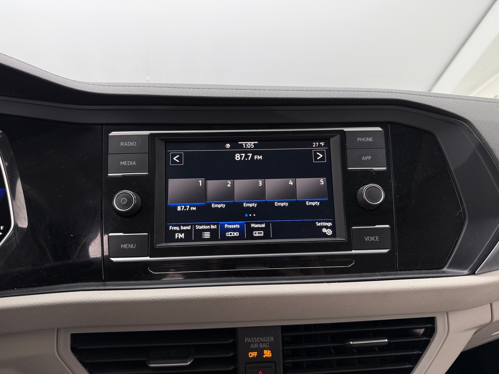 Thumbnail: 2022 Volkswagen Jetta - 3