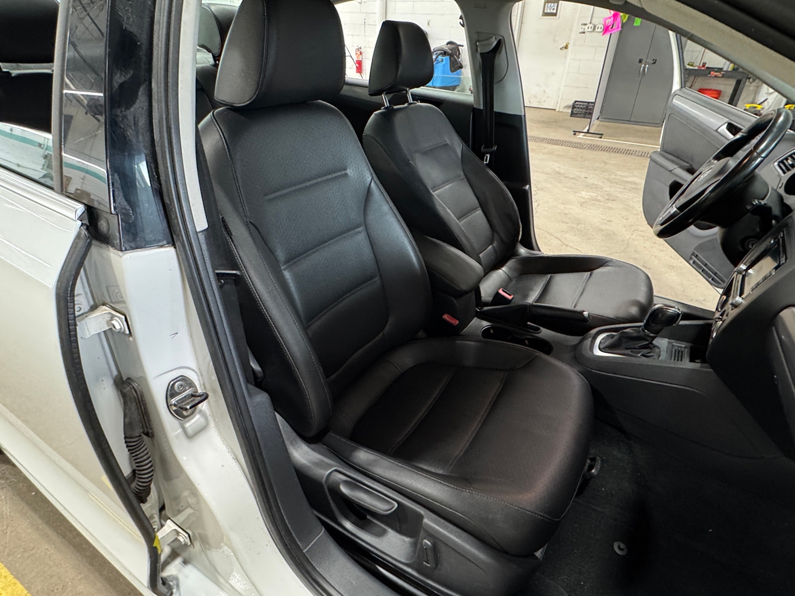 Thumbnail: 2014 Volkswagen Jetta - 2