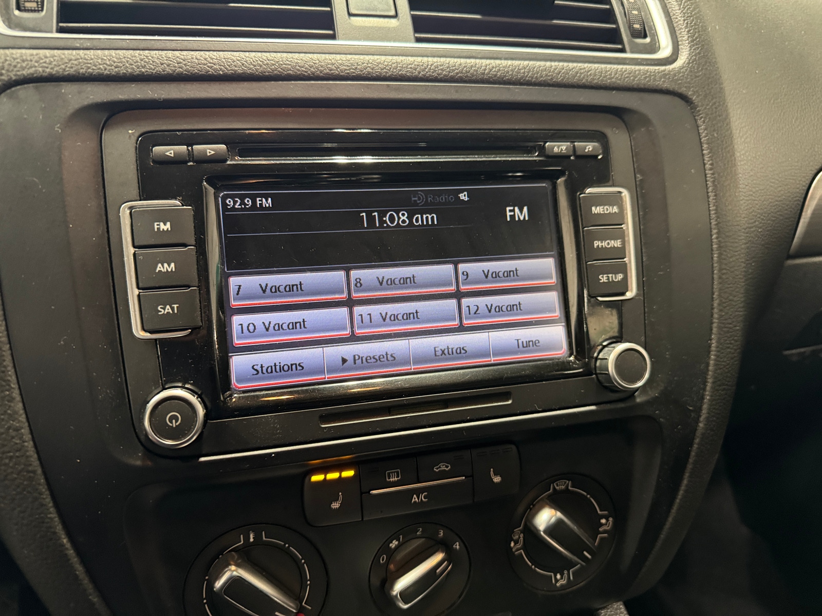 Thumbnail: 2014 Volkswagen Jetta - 4