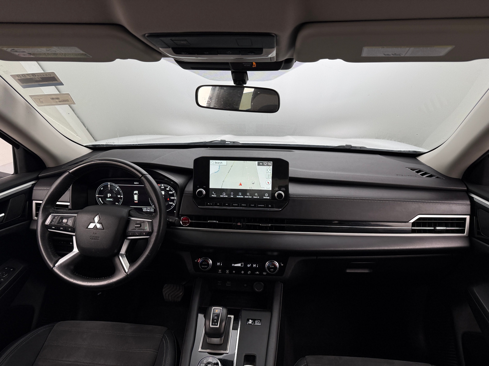 Thumbnail: 2023 Mitsubishi Outlander - 2