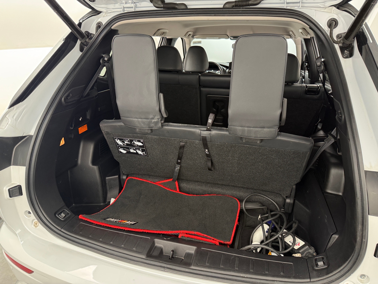 Thumbnail: 2023 Mitsubishi Outlander - 6