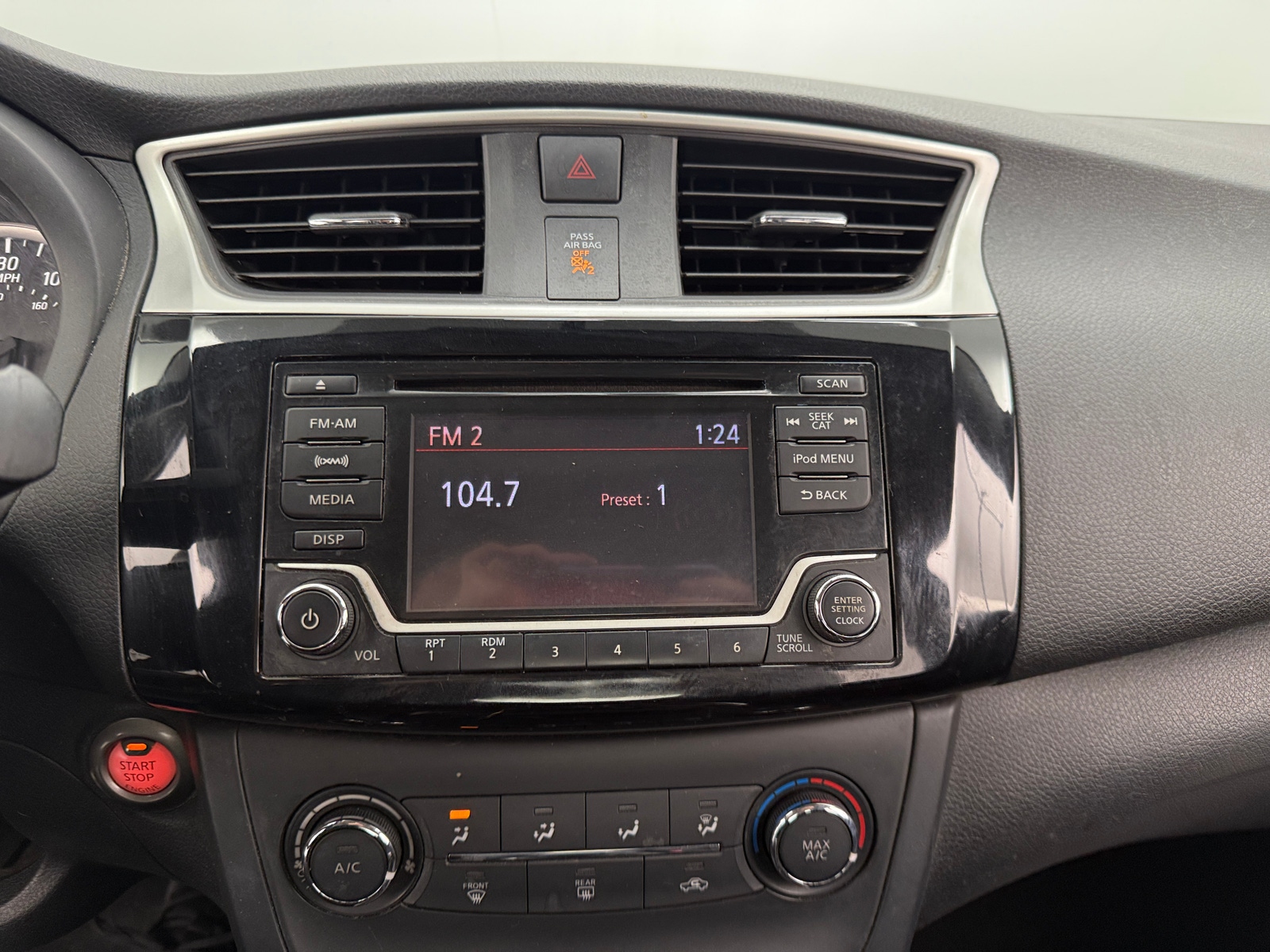 Thumbnail: 2017 Nissan Sentra - 4