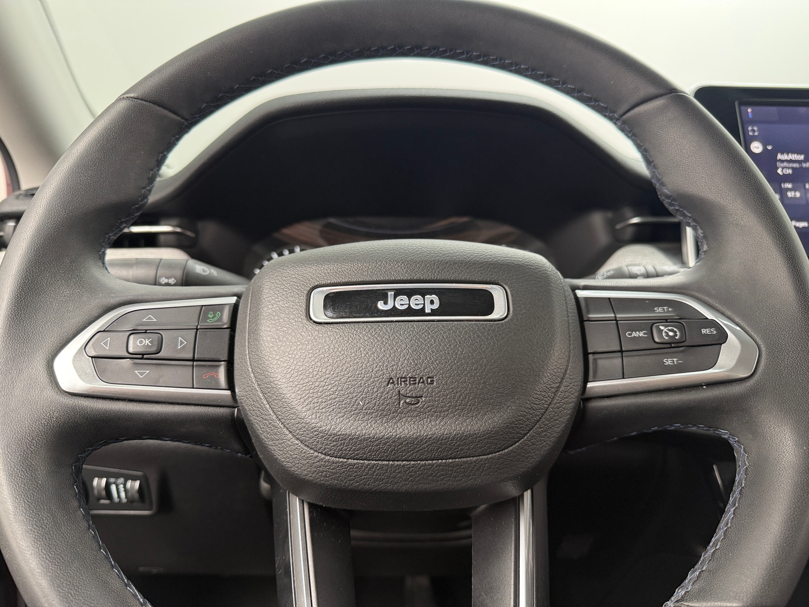 Thumbnail: 2022 Jeep Compass - 4