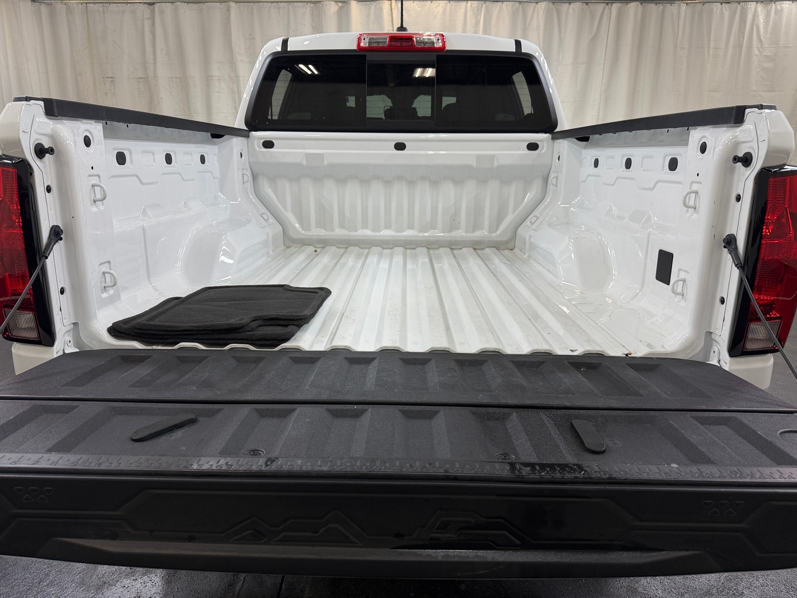 Thumbnail: 2024 Chevrolet Colorado - 7