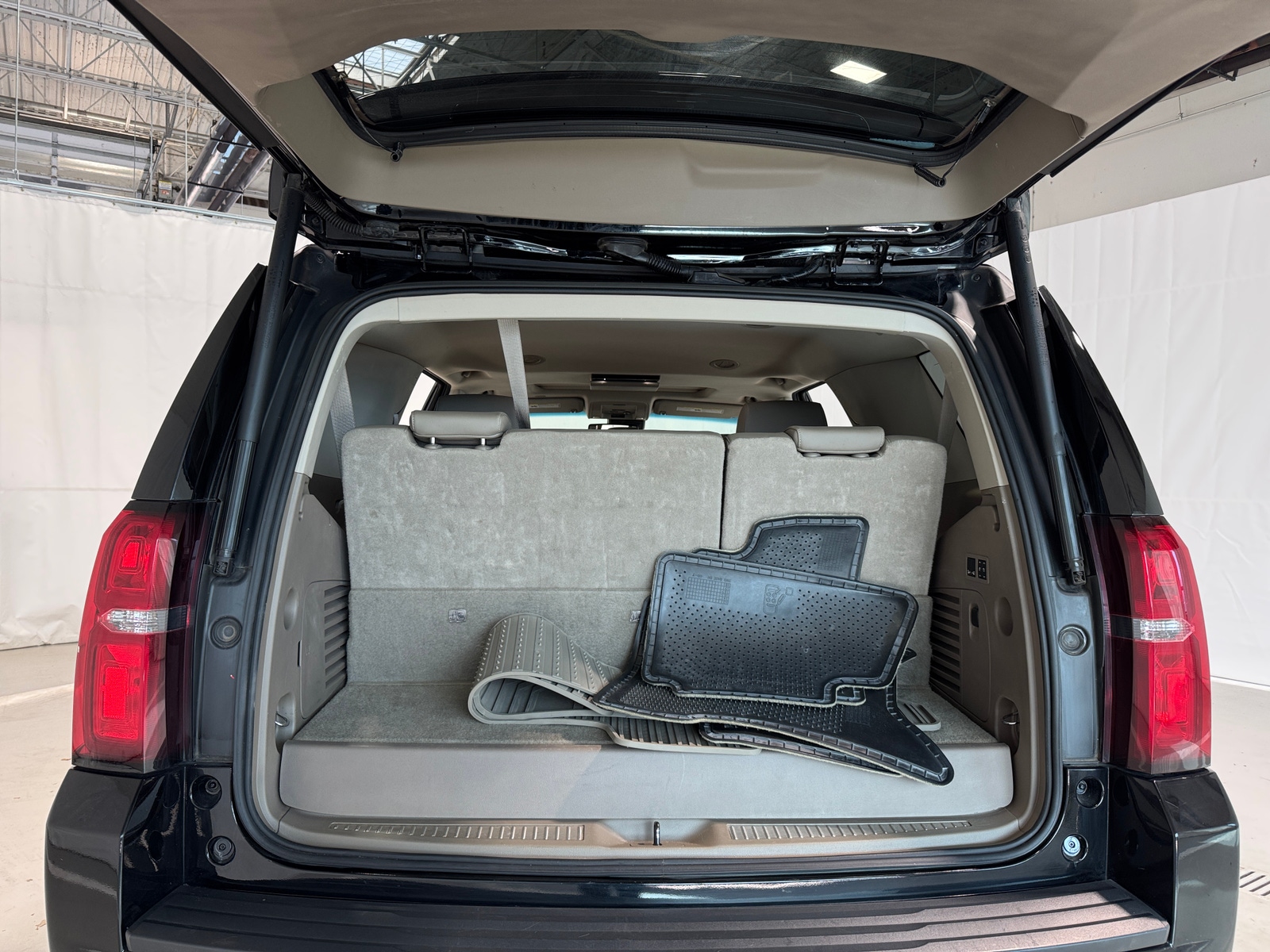 Thumbnail: 2016 Chevrolet Tahoe - 6