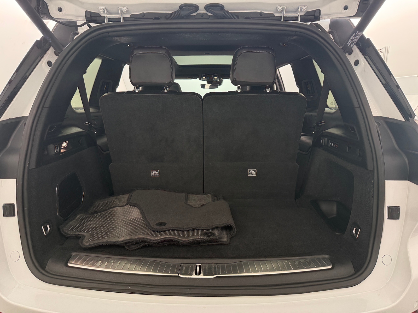 Thumbnail: 2023 Jeep Grand Cherokee L - 6