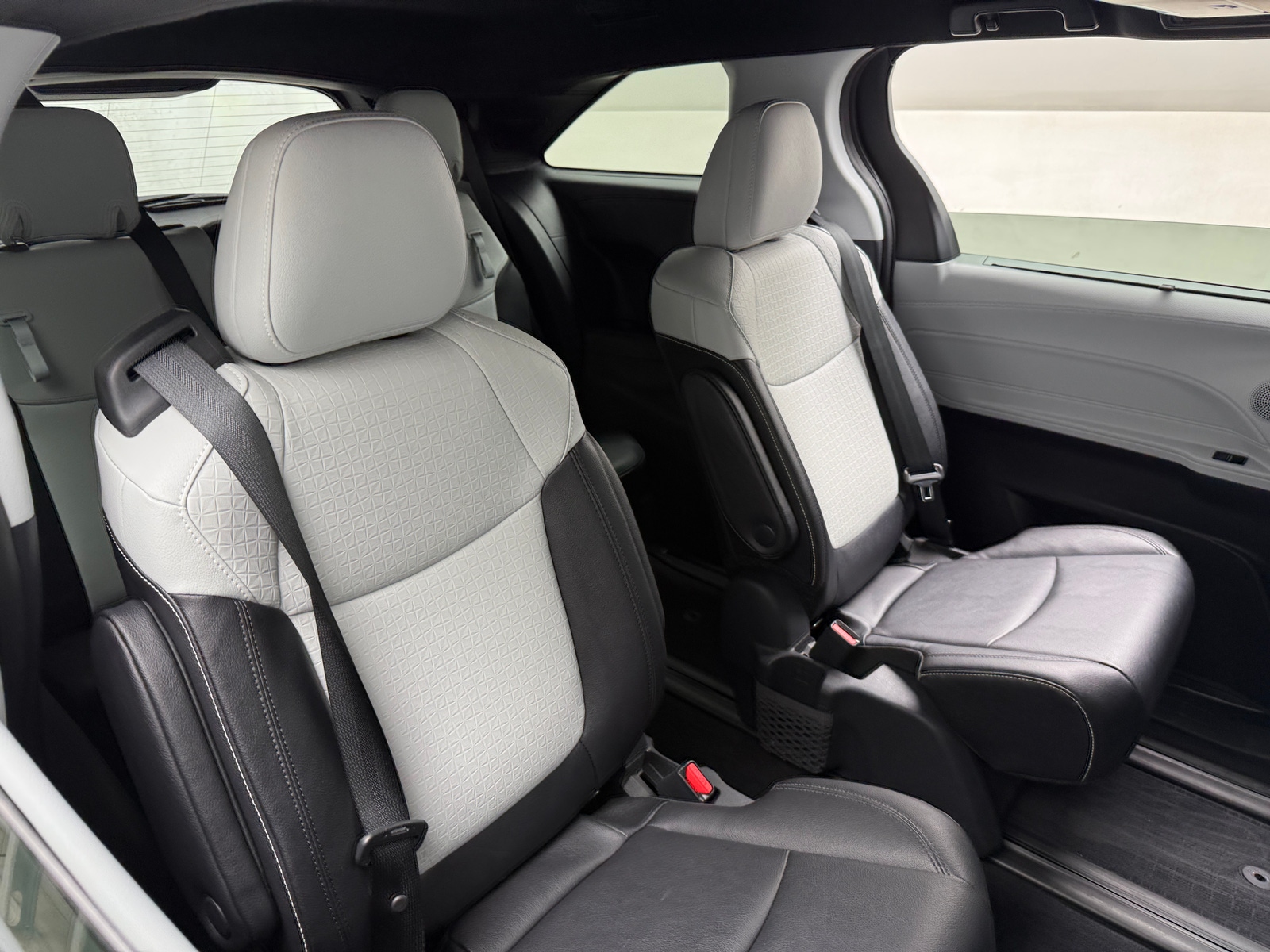 Thumbnail: 2025 Toyota Sienna - 5