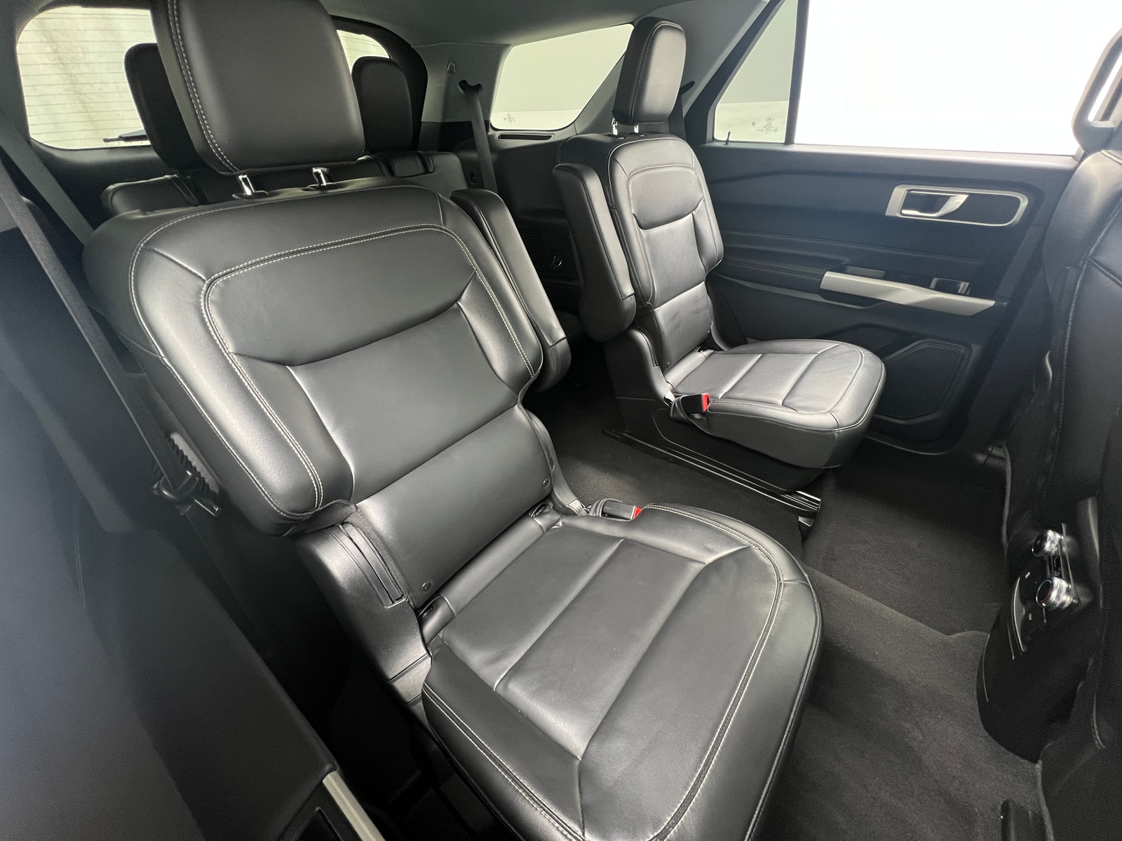 Thumbnail: 2022 Ford Explorer - 6