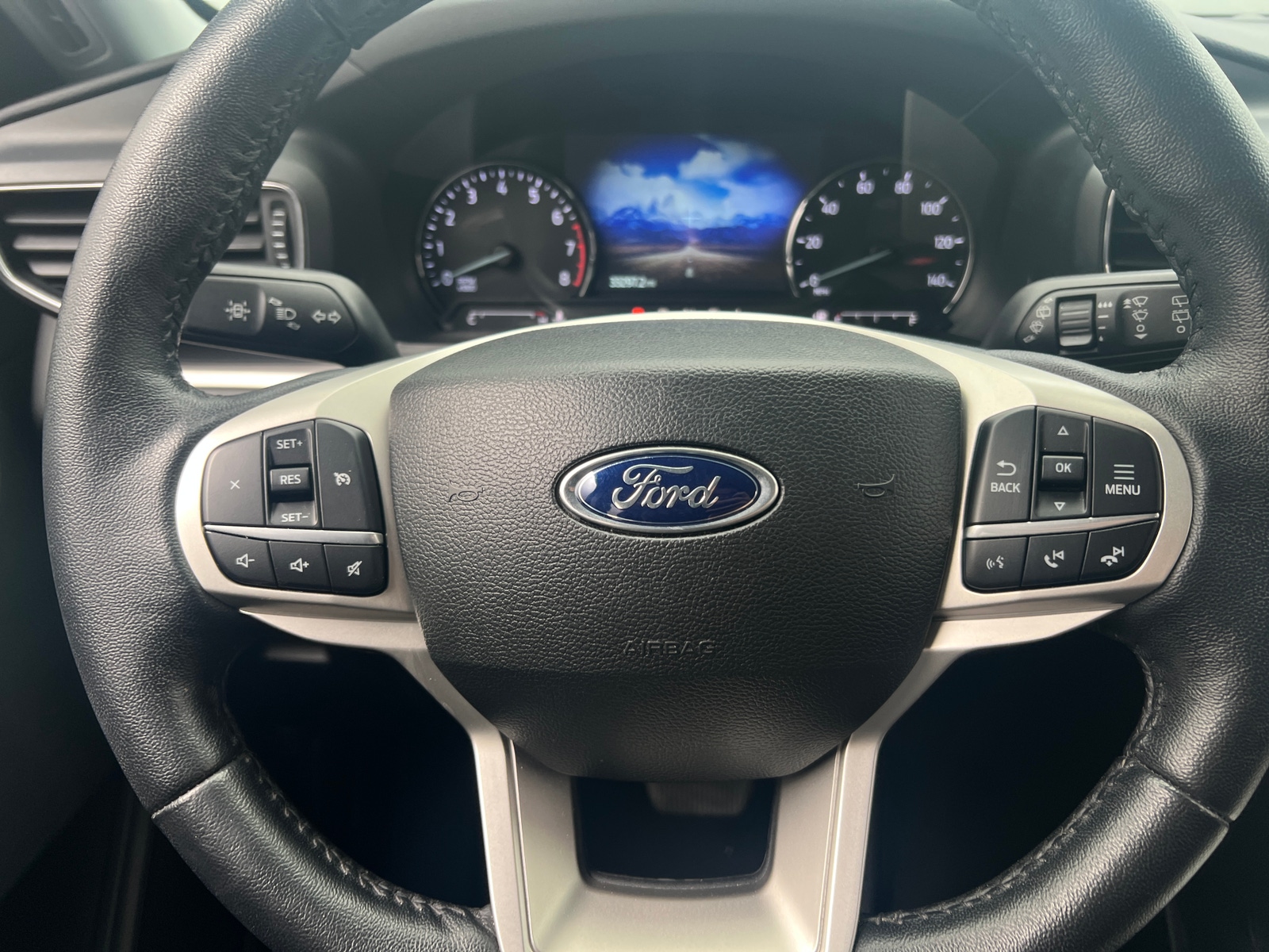 Thumbnail: 2022 Ford Explorer - 5