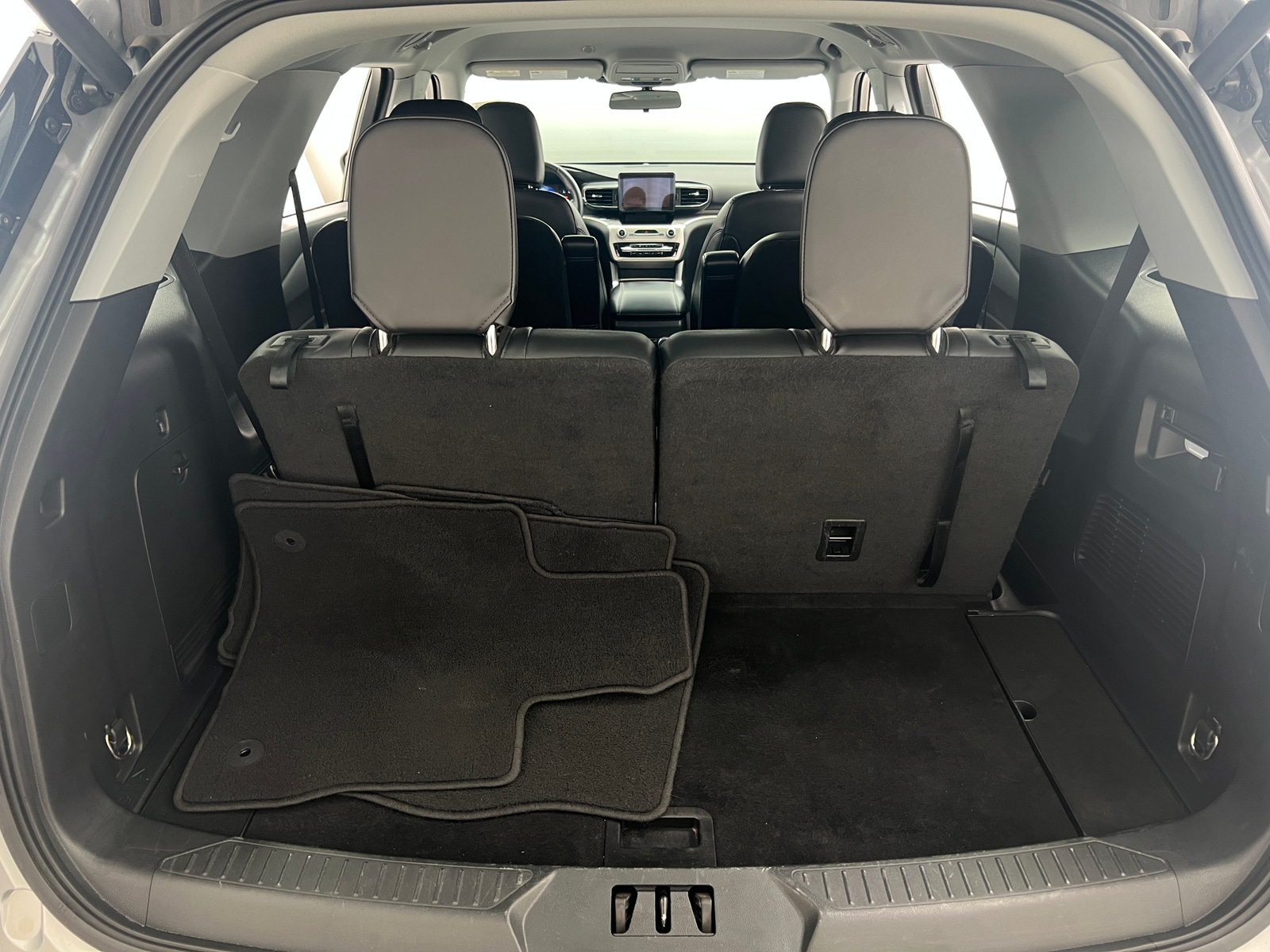 Thumbnail: 2022 Ford Explorer - 7