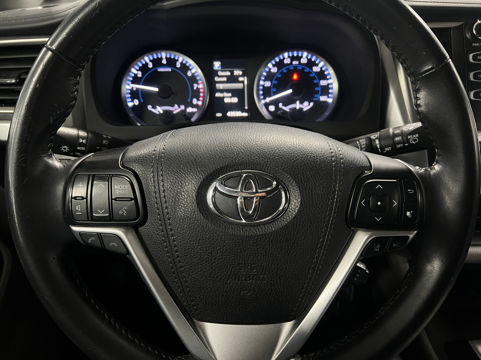 Thumbnail: 2017 Toyota Highlander - 4