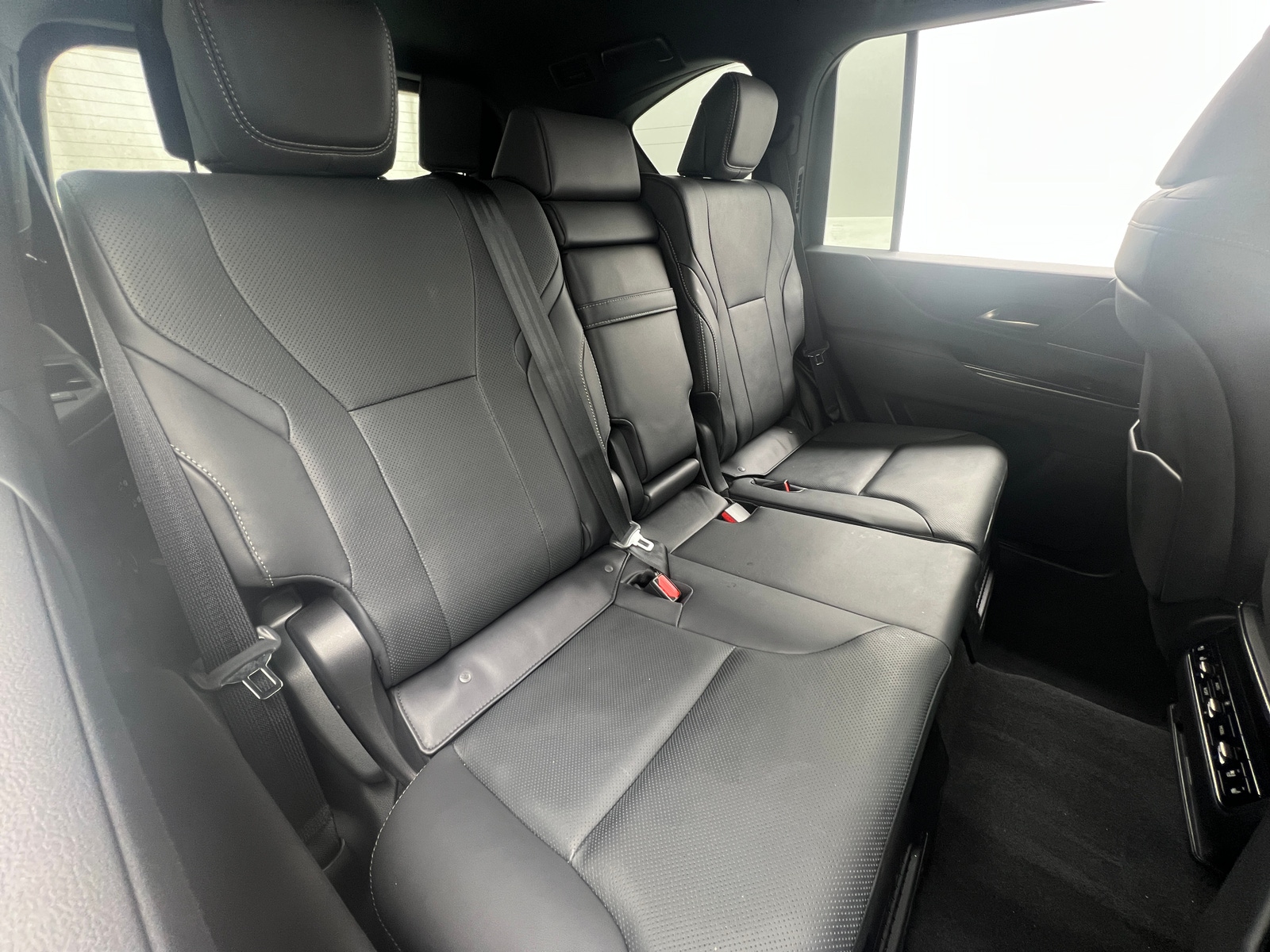 Thumbnail: 2024 Lexus LX - 5