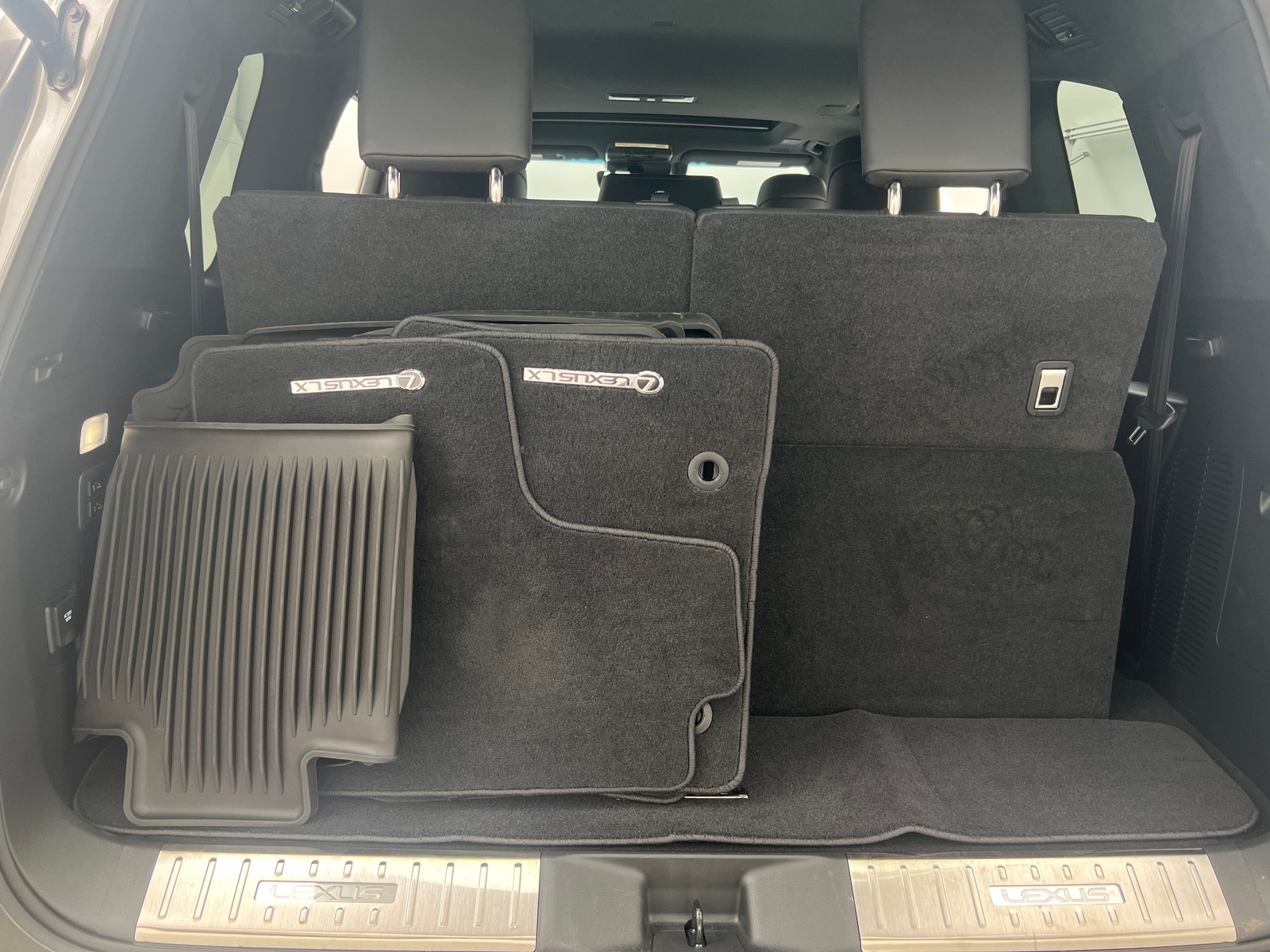 Thumbnail: 2024 Lexus LX - 6