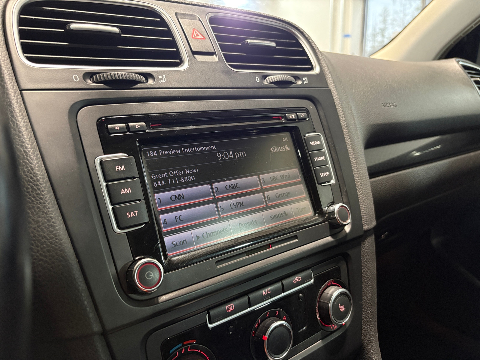 Thumbnail: 2014 Volkswagen Jetta - 3