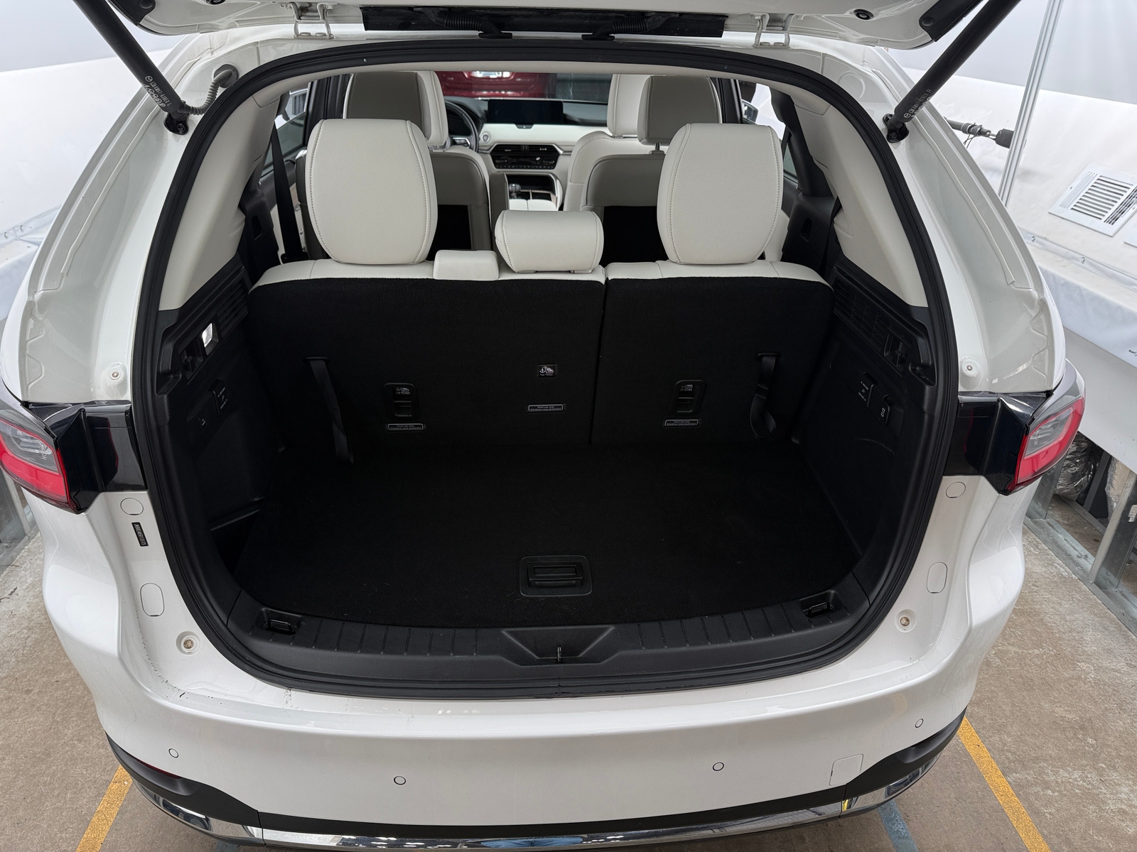 Thumbnail: 2024 Mazda CX-90 - 6