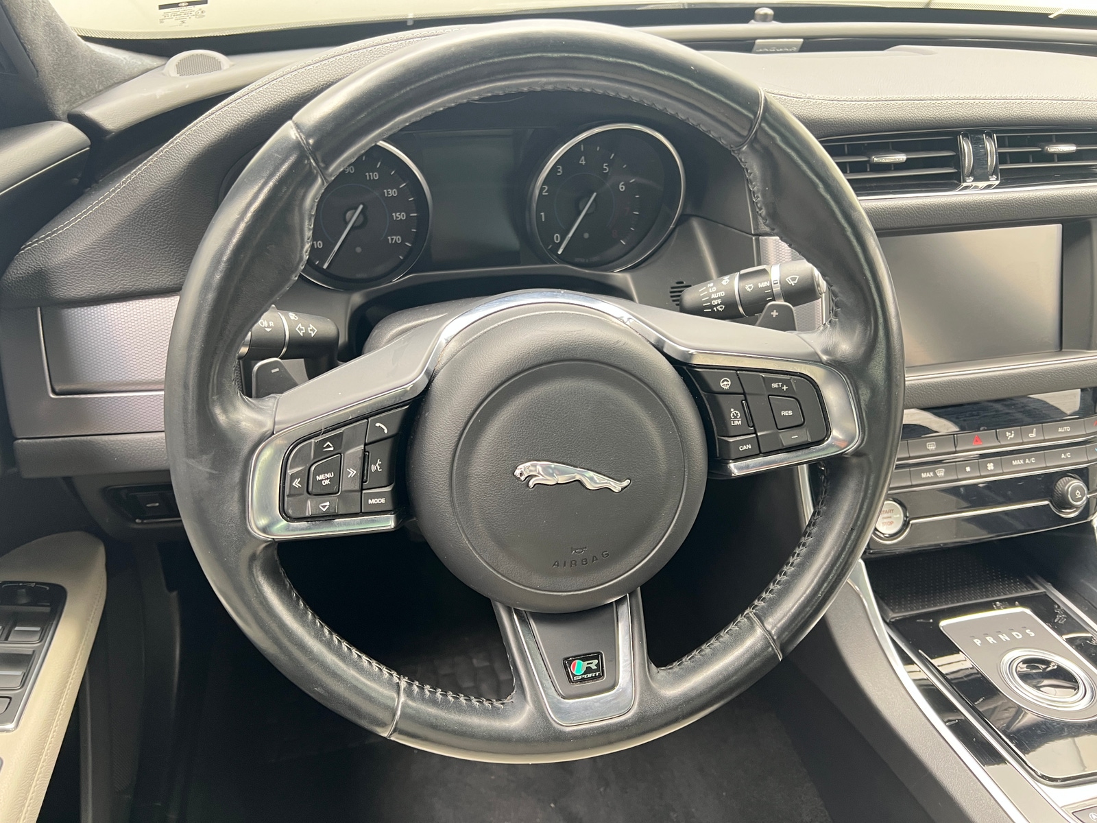 Thumbnail: 2016 Jaguar XF - 4