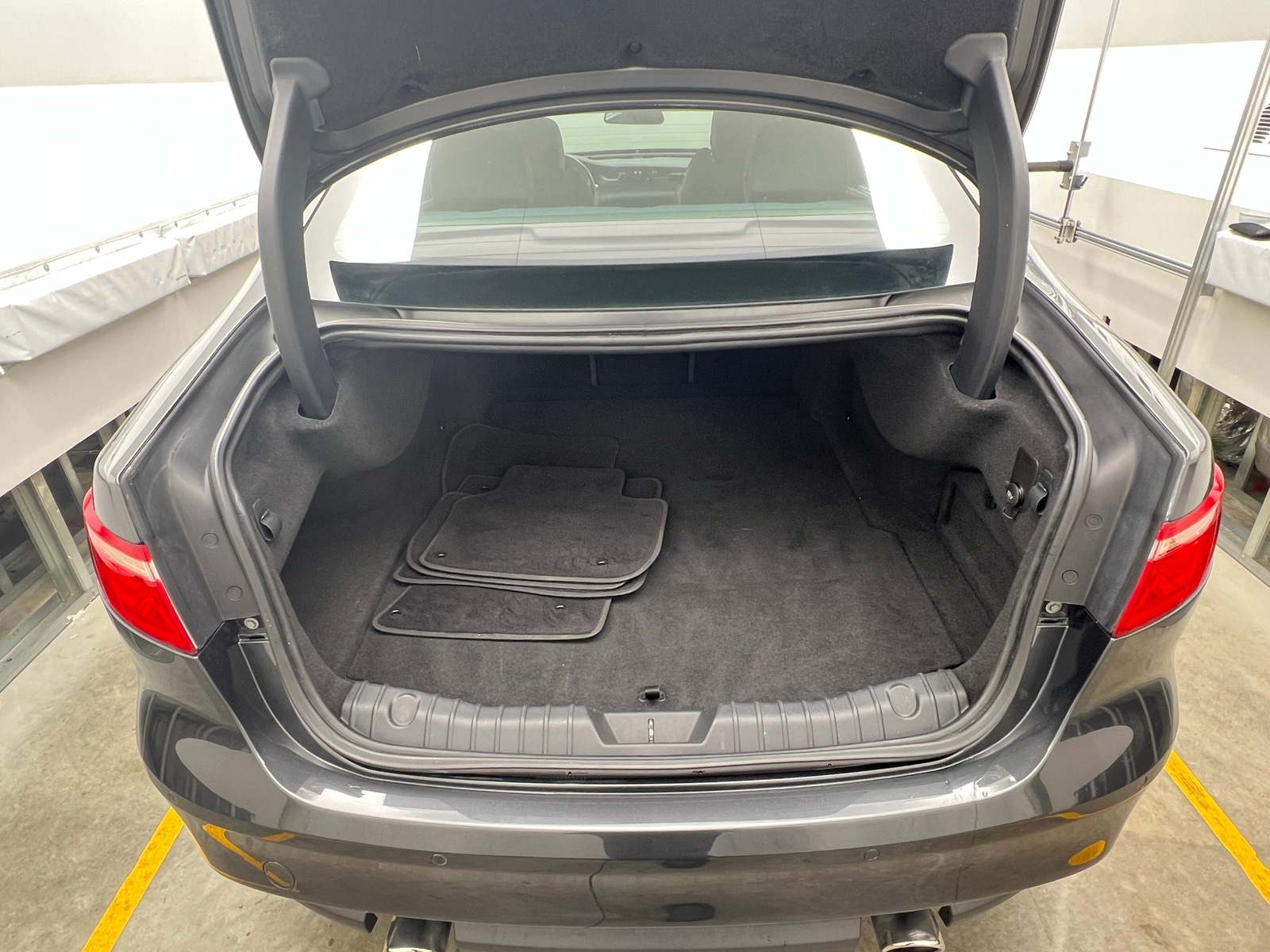 Thumbnail: 2016 Jaguar XF - 6