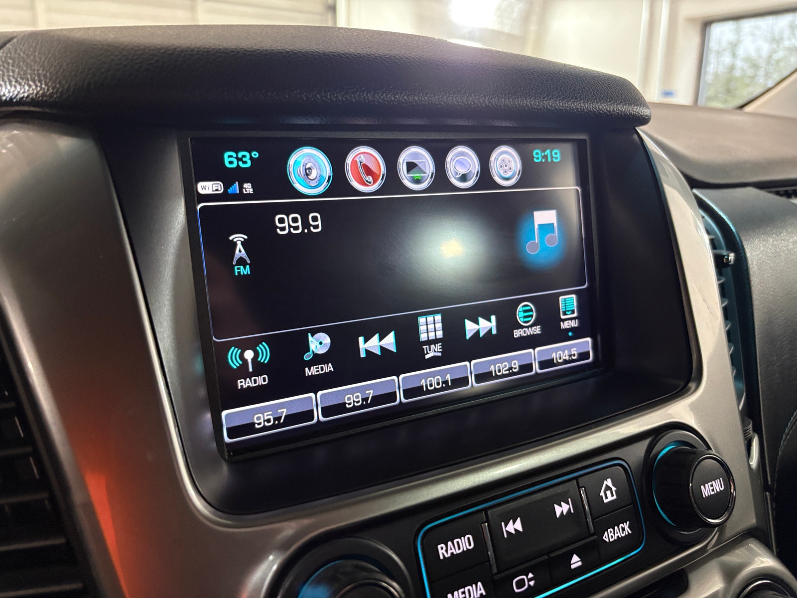 Thumbnail: 2018 Chevrolet Tahoe - 3