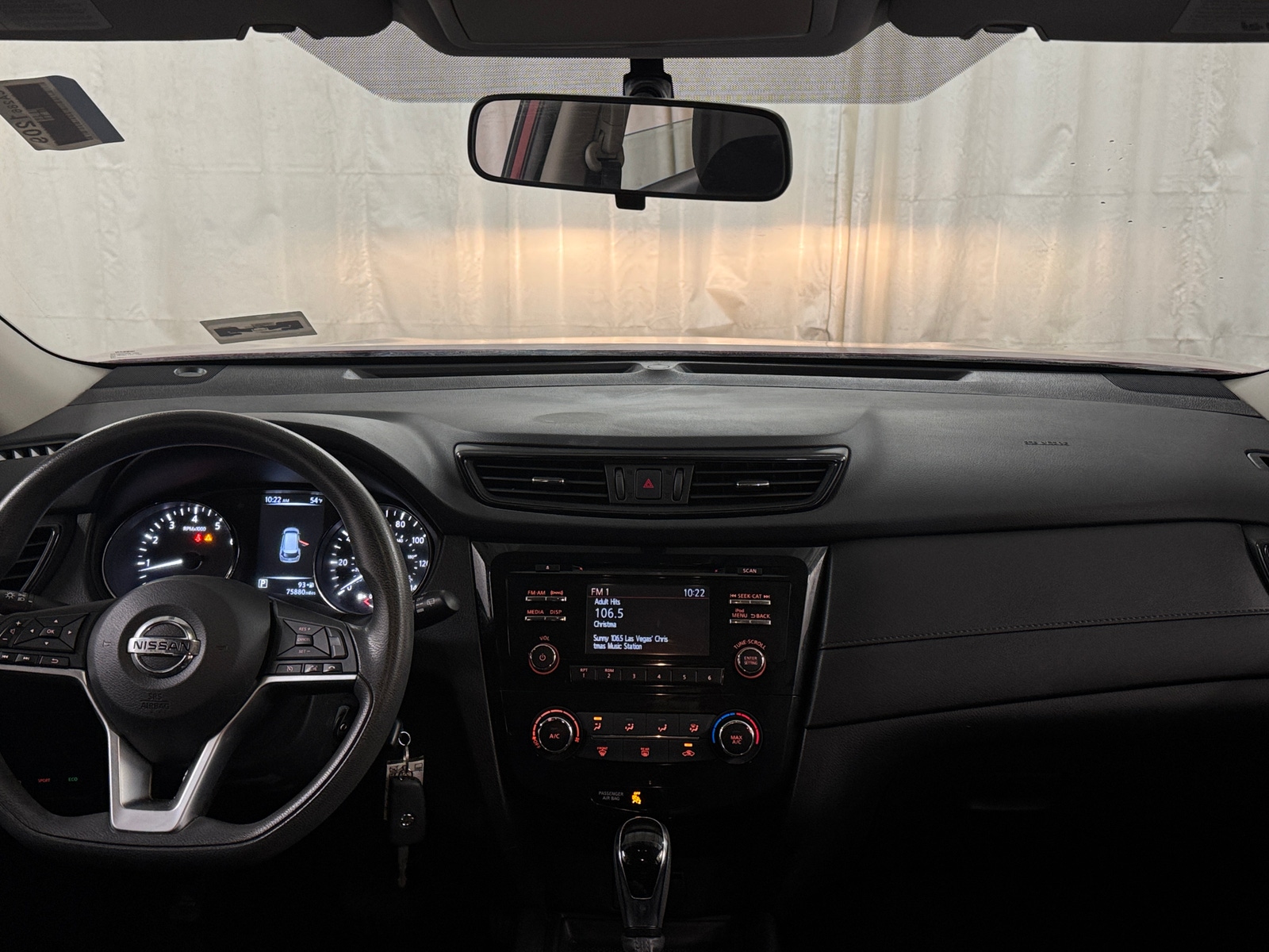 Thumbnail: 2017 Nissan Rogue - 3