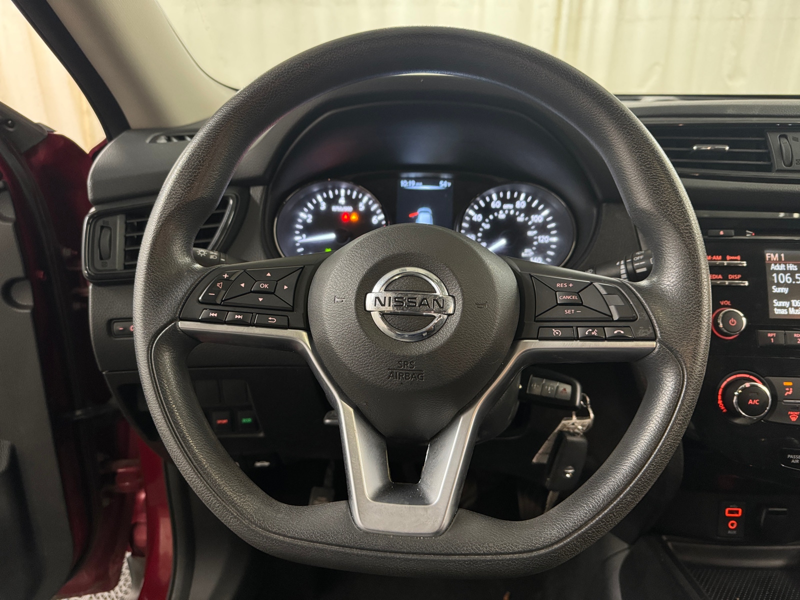 Thumbnail: 2017 Nissan Rogue - 5