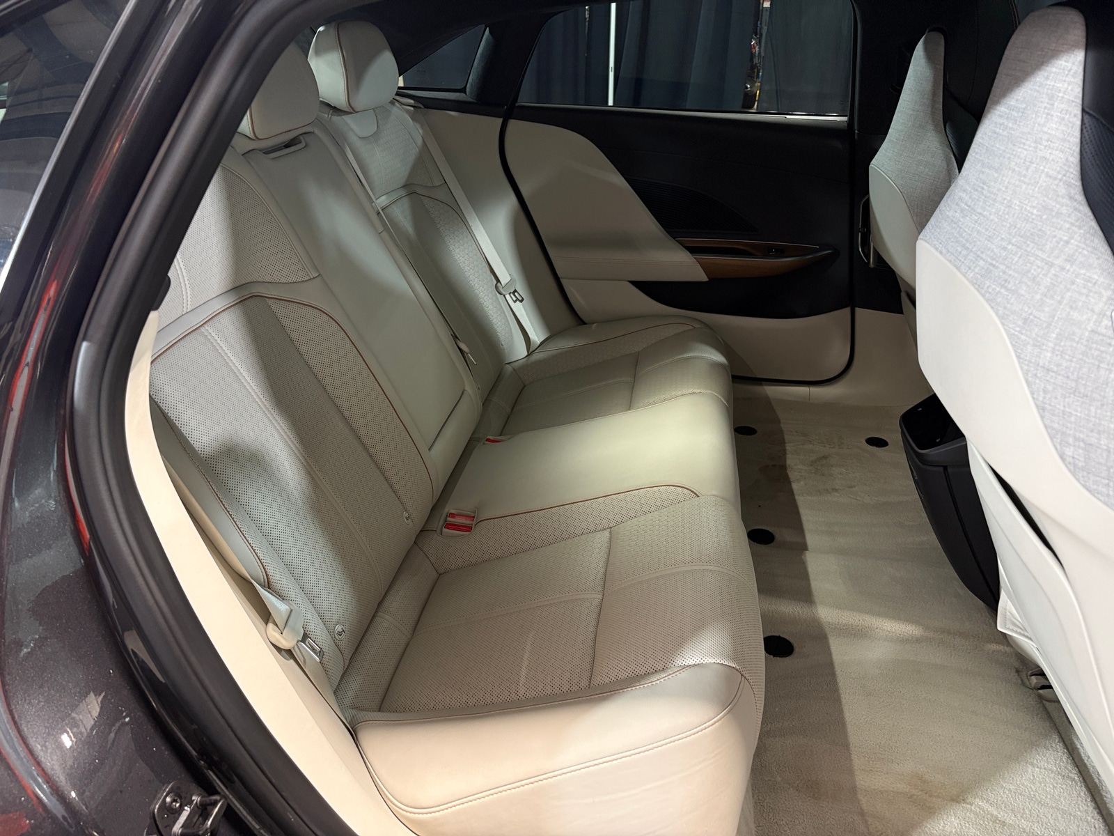 Thumbnail: 2022 Lucid Air - 5