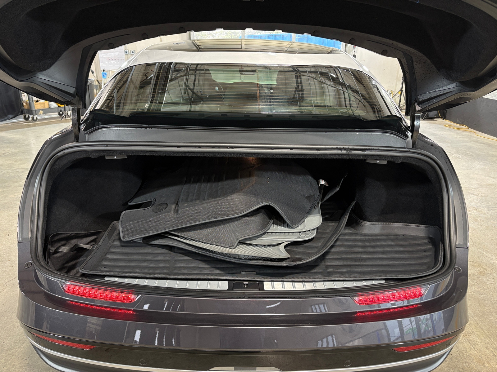 Thumbnail: 2022 Lucid Air - 6