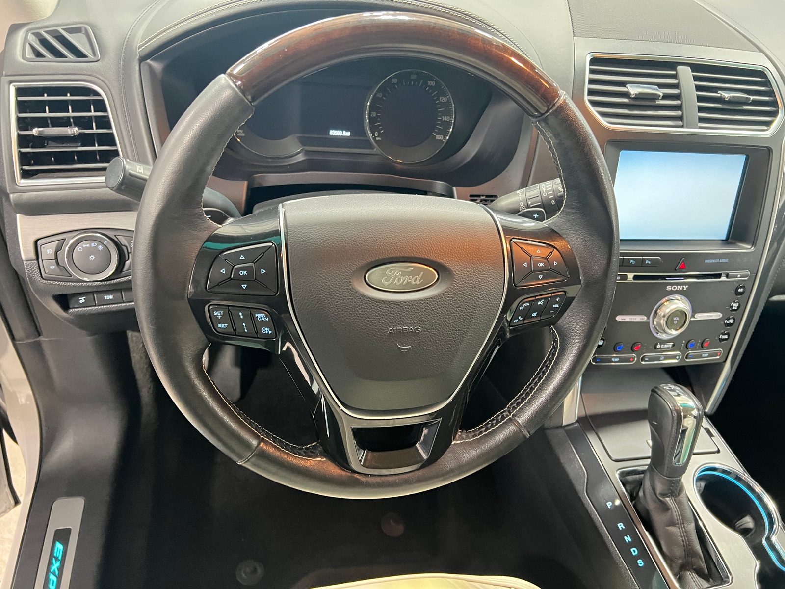 Thumbnail: 2016 Ford Explorer - 4