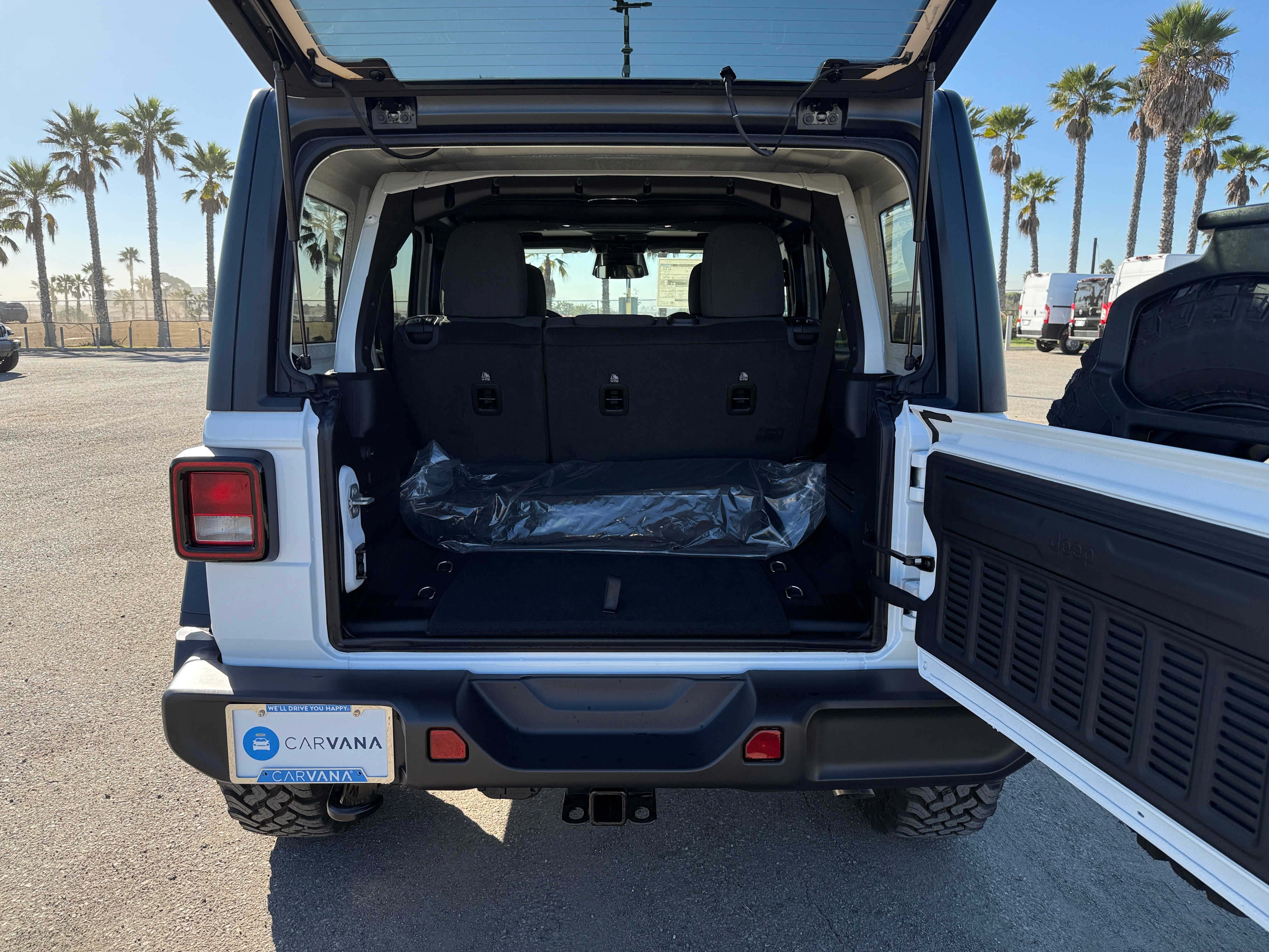 2026 Jeep Wrangler 4-Door Willys - Photo 8