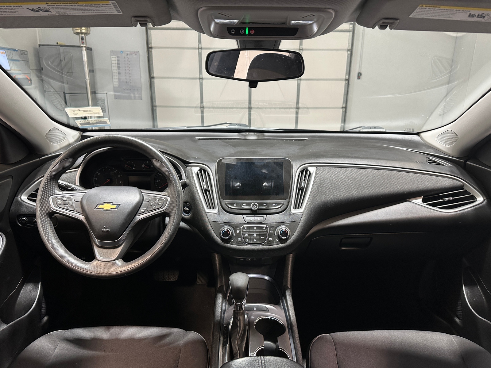 Thumbnail: 2022 Chevrolet Malibu - 3