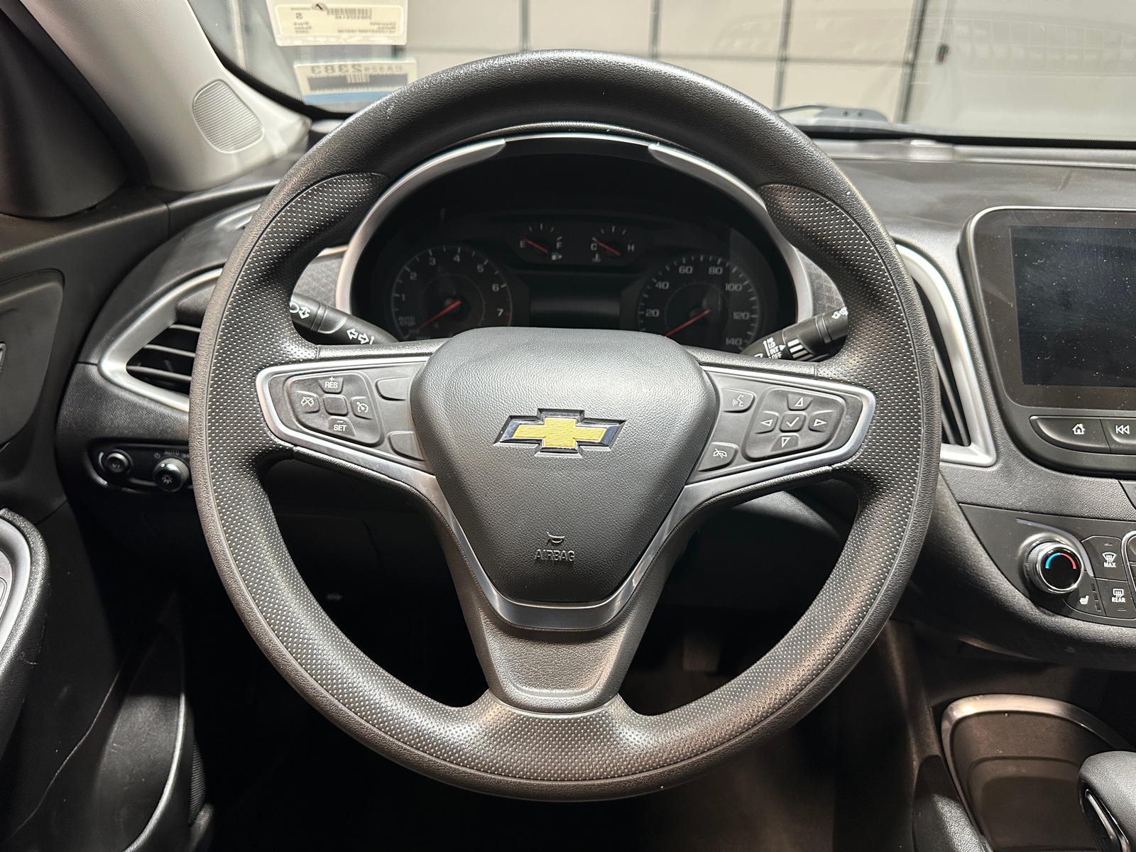 Thumbnail: 2022 Chevrolet Malibu - 5