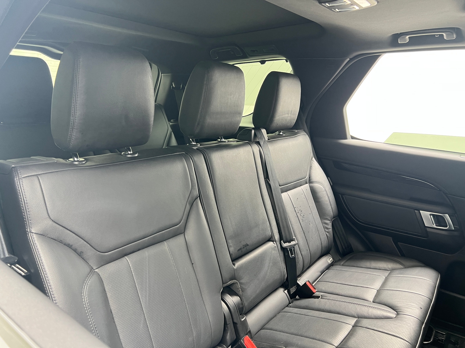 Thumbnail: 2018 Land Rover Discovery - 5